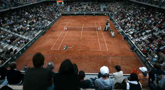 Pupils from Villiers le Bel introduced to tennis on the courts of