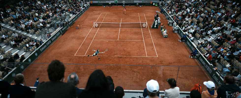 Pupils from Villiers le Bel introduced to tennis on the courts of