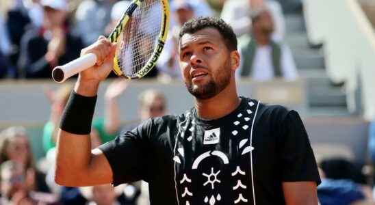 Roland Garros end clap for Jo Wilfried Tsonga after 17 years of