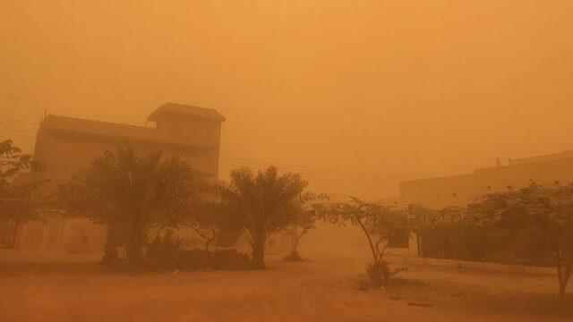 Sandstorm alarm in the neighbor Do not leave the house