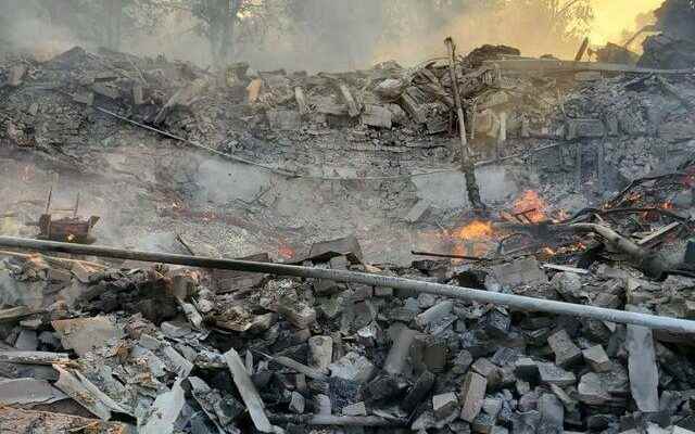 The Russian army hit the school where 90 people were