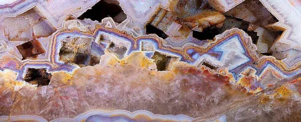 The mineral world and its hidden treasures by Bruno Cupillard