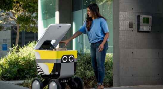 Uber Eats robots begin deliveries