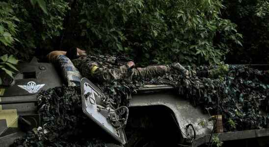 Ukrainian soldiers testify to exhaustion and bad weapons