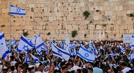 Uneasy during nationalist march in Jerusalem