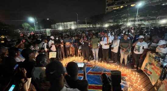 hundreds of demonstrators in Kinshasa against Rwanda and the Congolese