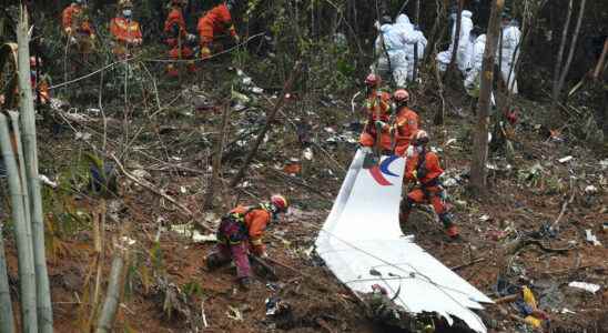 the plane was responding to commands according to the Wall