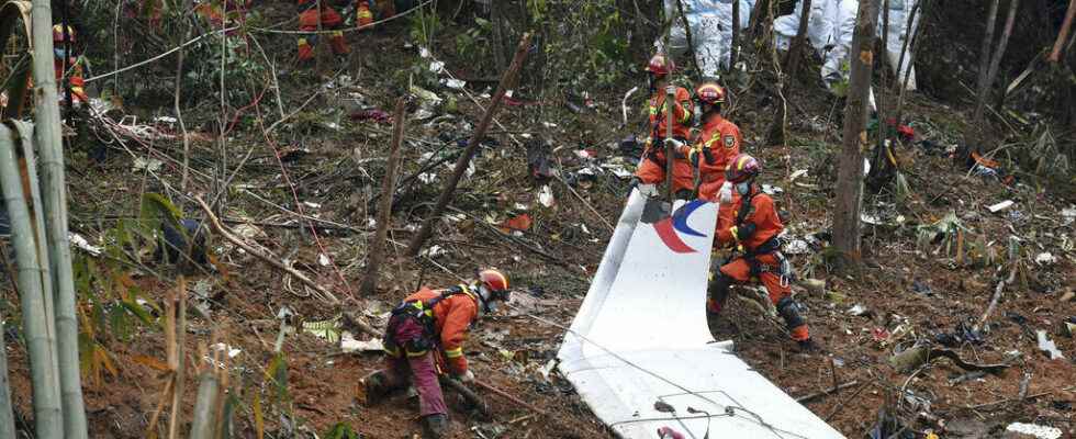 the plane was responding to commands according to the Wall