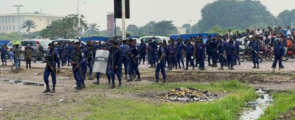 the police disperse the opposition demonstration in front of the