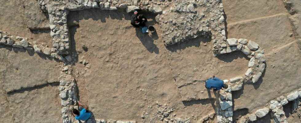 1200 year old mosque found in the desert of Israel may