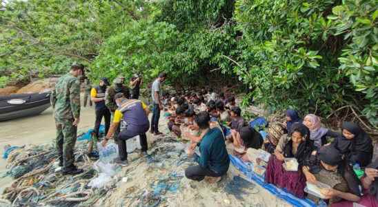 About 60 Rohingyas stranded in Thailand face deportation to Burma