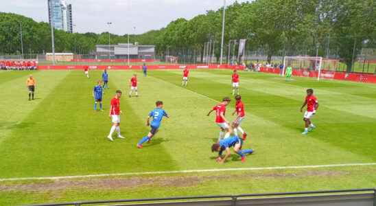 Bizarre goals provide FC Utrecht under 17 win in cup