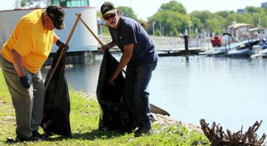 Bluewater Anglers put down the rods for a day to