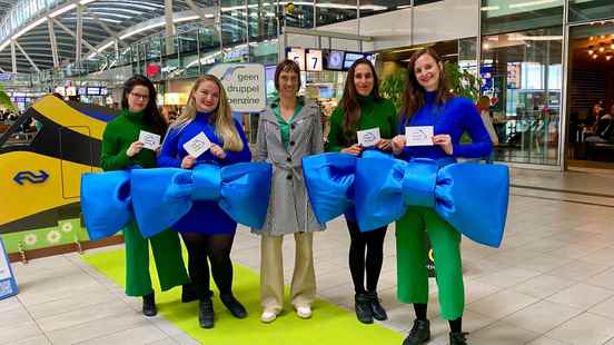 Compliments for travelers at Utrecht Central Station Train is better