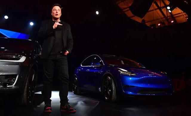 Elon Musk threatens to fire employees who do not return