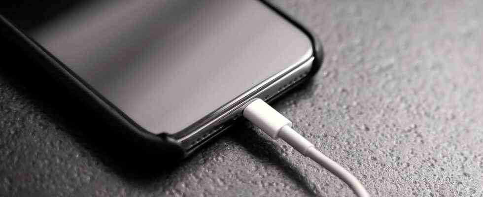 Europe imposes USB C as universal plug