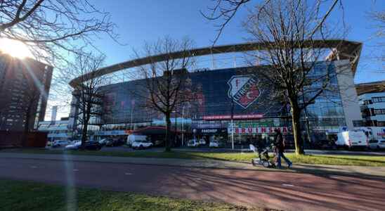 Farmers move to FC Utrecht stadium provincial administrator also present