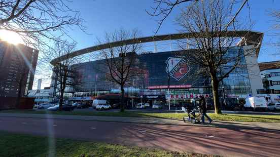 Farmers move to FC Utrecht stadium provincial administrator also present