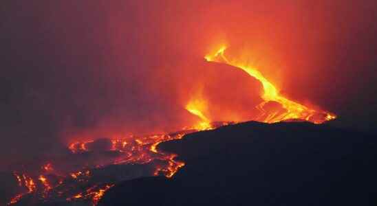 Gold and blood Etna offered us a magnificent spectacle