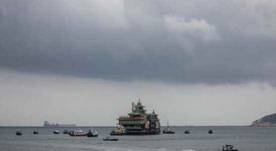 It was the symbol of Hong Kong Giant floating restaurant