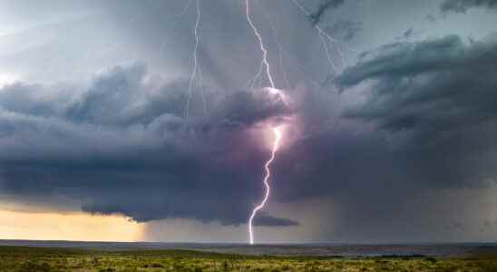 Lightning effects on humans risks at home