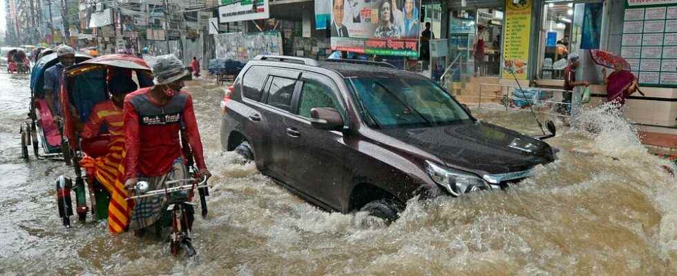 Many killed in heavy rains in Bangladesh