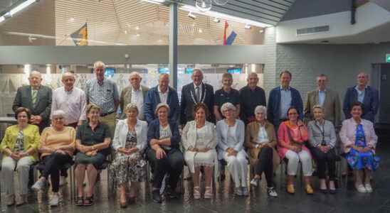 Mayor Bunschoten congratulates ten golden couples on their 50th wedding