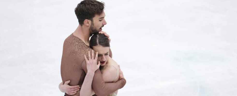 Papadakis Cizeron a one year break announced for what reasons