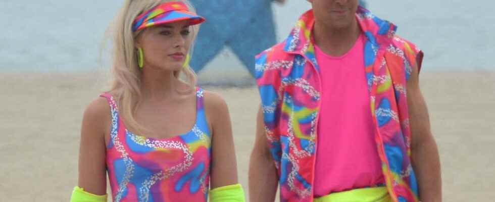 Ryan Gosling and Margot Robbie in neon on set first