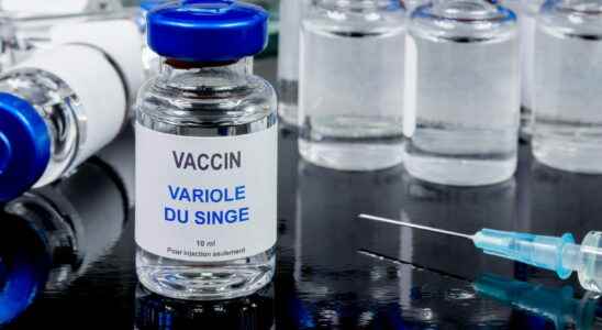 Smallpox vaccine monkey for whom in France