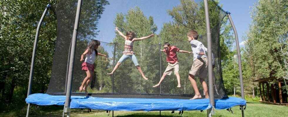 The trampoline at the origin of half of infant admissions