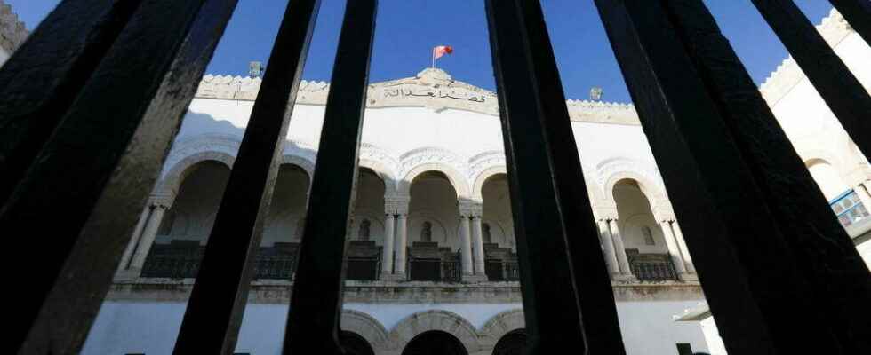 Tunisian magistrates go on strike after the dismissal of 57