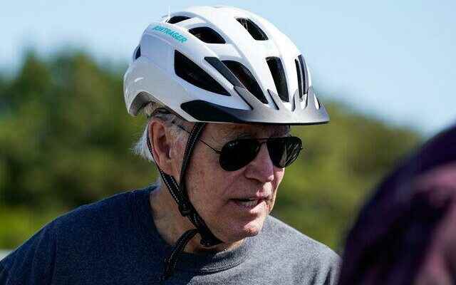 US President Joe Biden fell off his bike