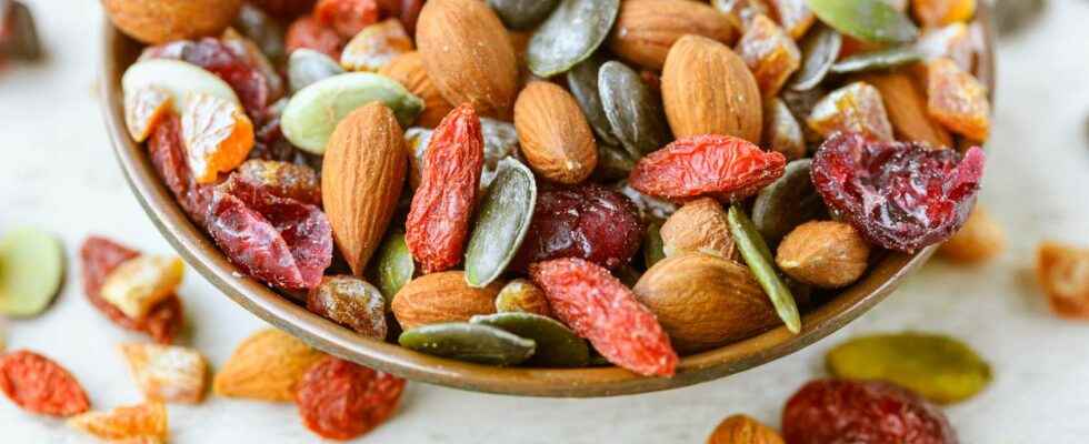 What are the benefits of dried fruits