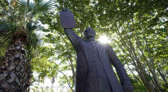 the end of slavery commemorated in Olivewood Texas Cemetery