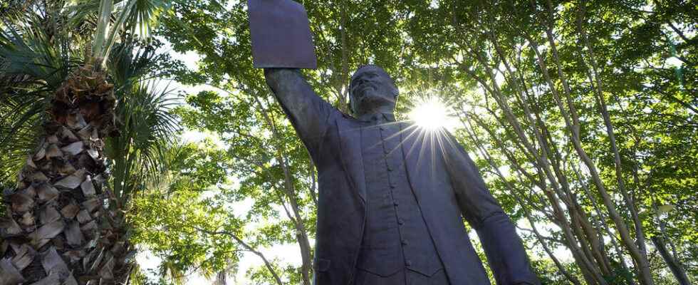 the end of slavery commemorated in Olivewood Texas Cemetery