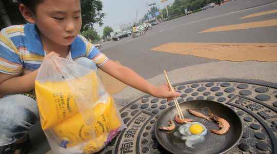 Abnormal heat wave record floods in China a deadly summer