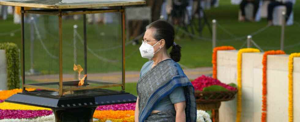 BJP accuses Sonia Gandhi of plotting to destabilize Gujarat state