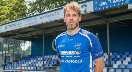 Barry Maguire signs for one season with GVVV