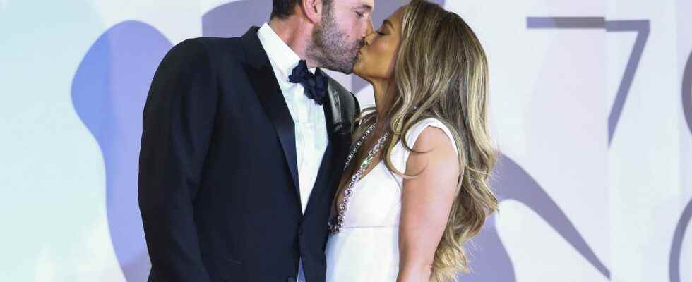 Ben Affleck he married Jennifer Lopez the details of the