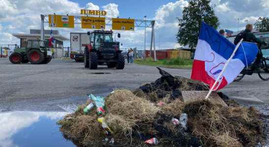 Blockade at Jumbo distribution centers over farmers at Utrecht Central