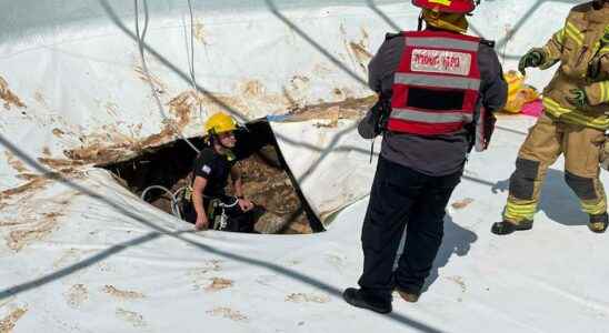 Catastrophic pool party people get sucked into sinkholes