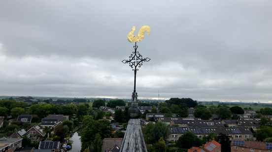 Clock and golden rooster back on church in Linschoten I