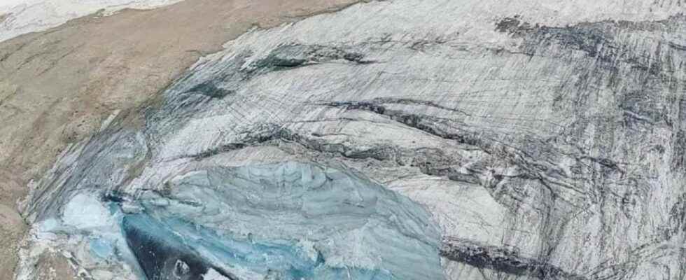 Collapse of an Italian glacier the day after a heat