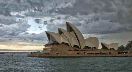 Extraordinary rains force thousands of residents to evacuate Sydney