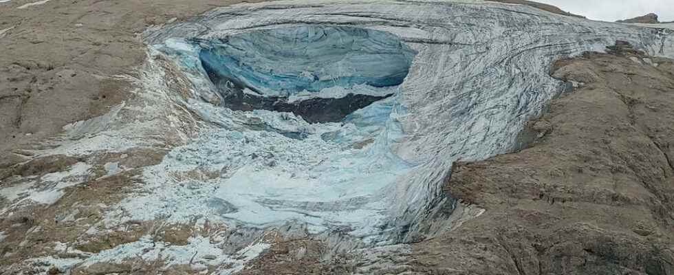 Glacier collapse in Italian Alps kills at least five