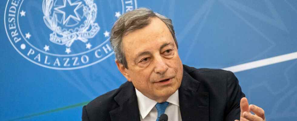 Italian head of government Mario Draghi tenders his resignation the