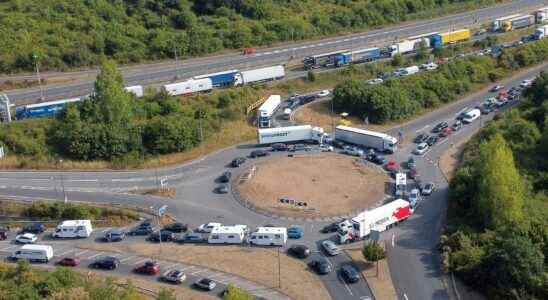 Long queues in Dover for the third day in a