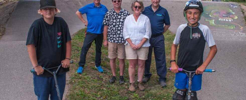 New skatepark rain gardens provide hands on learning for Stratford students