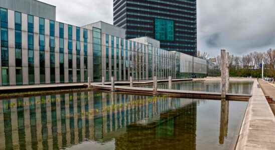 Parliamentary questions about the disastrous renovation of the Rijkswaterstaat building